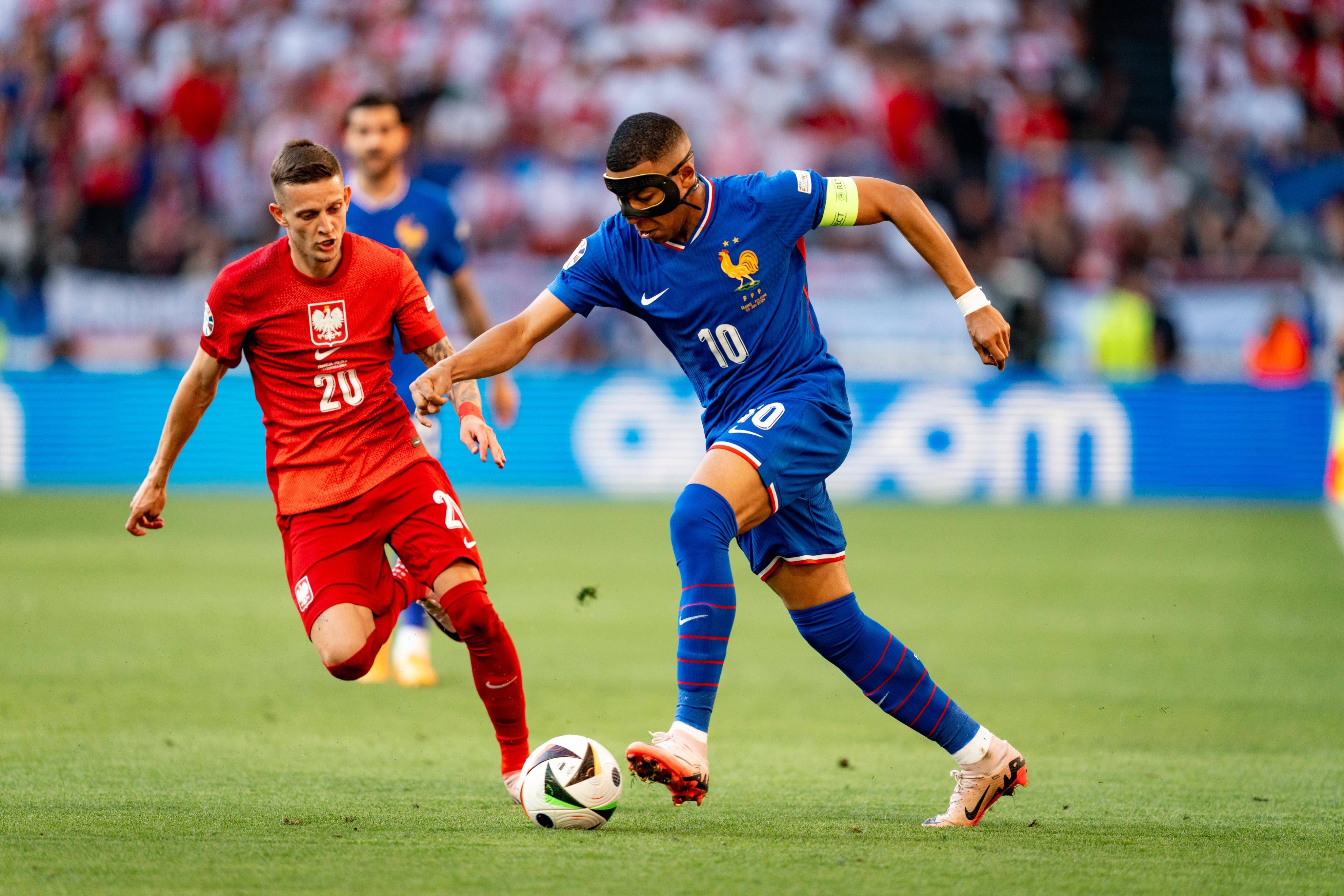 德布劳内焦点对战，姆巴佩与30激战法国队分钟，晋级下一阶段胜负难料！