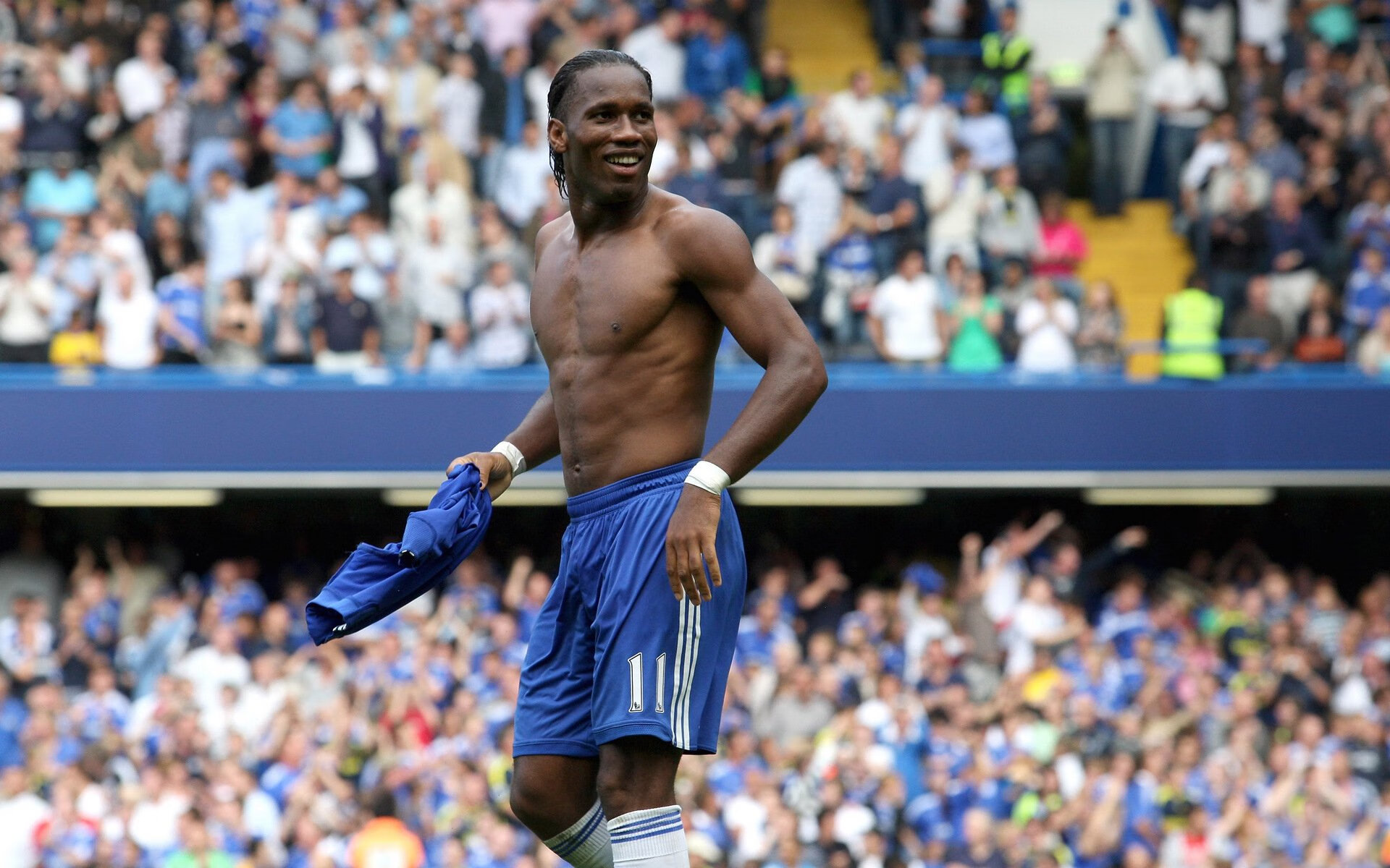 巴塞罗那前途光明！，穆古鲁扎新星比赛局势复杂表现突出观众掌声雷动