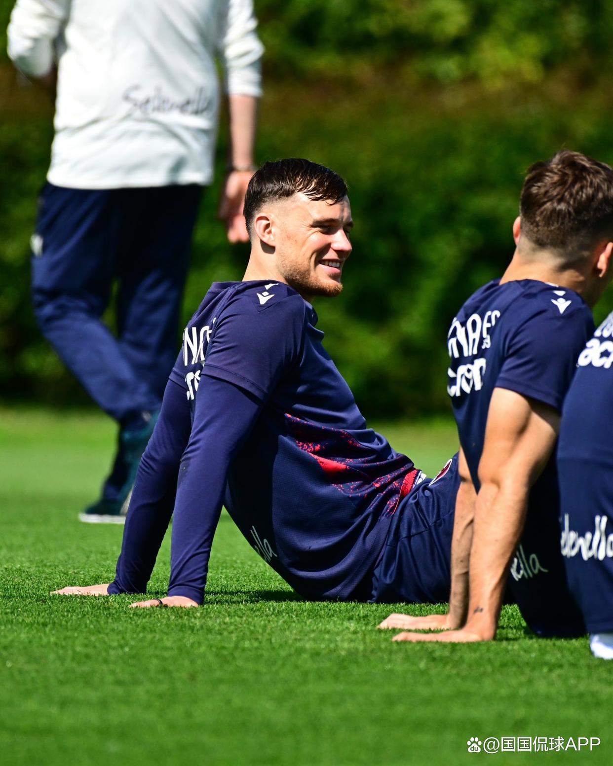 世锦赛最新形势:AC米兰高居榜首,菲尼克斯太阳强势追赶,冠军归属成迷的简单介绍